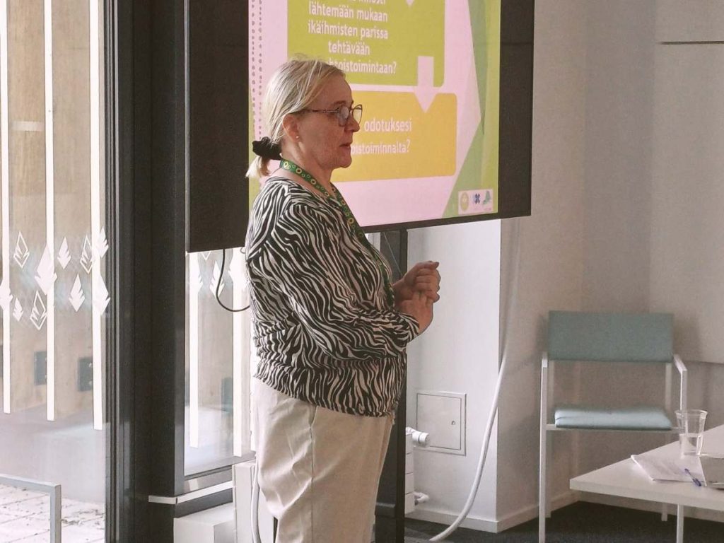 Kirkkonummella vahva VESA-aloitus. Ensimmäinen VApaaehtoiseksi ikäihmiselle -peruskoulutus.