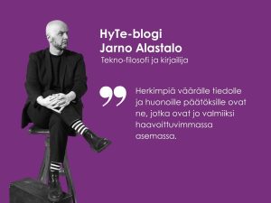 Tekoälyosattomuuden ajan alku? (kuvassa blogin kirjoittaja Jarno Alastalo istuu tuolilla)